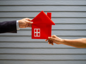 Cultural Differences in Home Buying: Portuguese vs. Foreigners